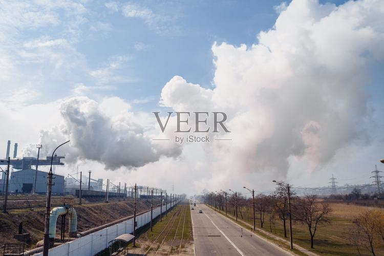 工厂冶金厂生产全周期环境问题有害排放物工业区空气污染照片摄影图片